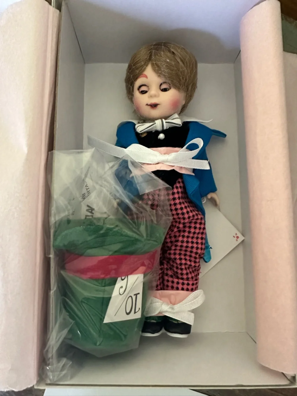 Mad Hatter Madame Alexander Alice in Wonderland 51915 vintage NIB 8” doll - Picture 2 of 7